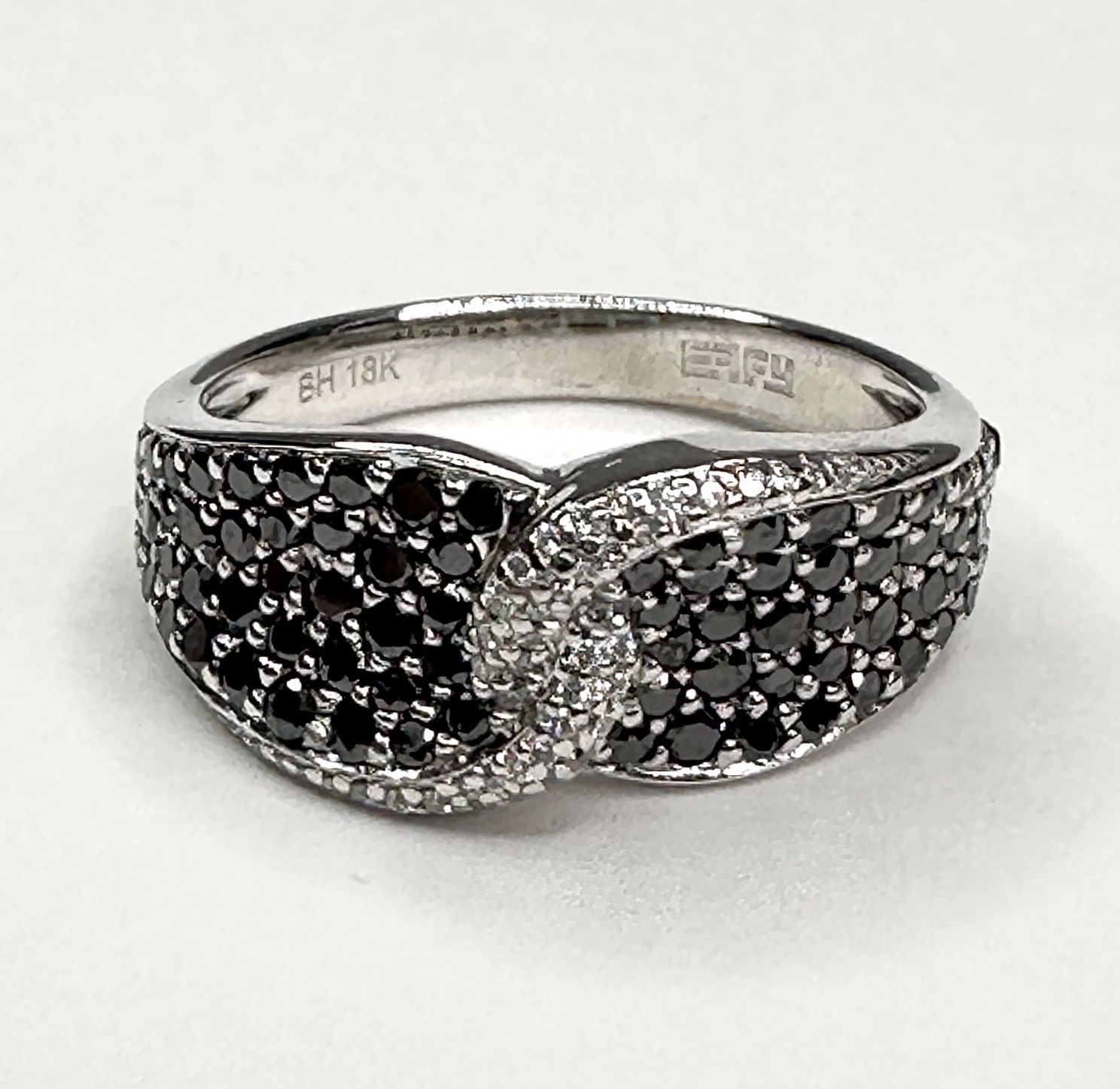 18k EFFY Black & White Diamond Ring - Size 7