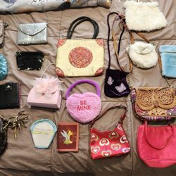 ●●●●●●●LARGE AMOUNT OF PURSES AND WALLETS●●●●●