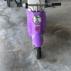 RAZOR POCKET MOD BETTY ELECTRIC SCOOTER - PURPLE