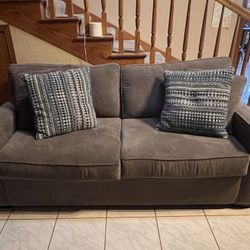MACYS Gray -Blue Sofa Couch Great Condition { NO RIPS OR TARES} PILLOWS INCLUDED