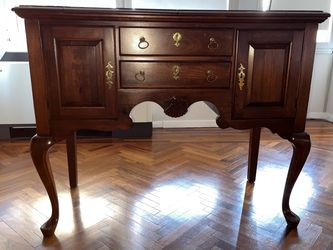 Pennsylvania House Queen Anne Style Cherry Buffet