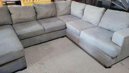 NICE GRAY SECTIONAL 2 PIECES