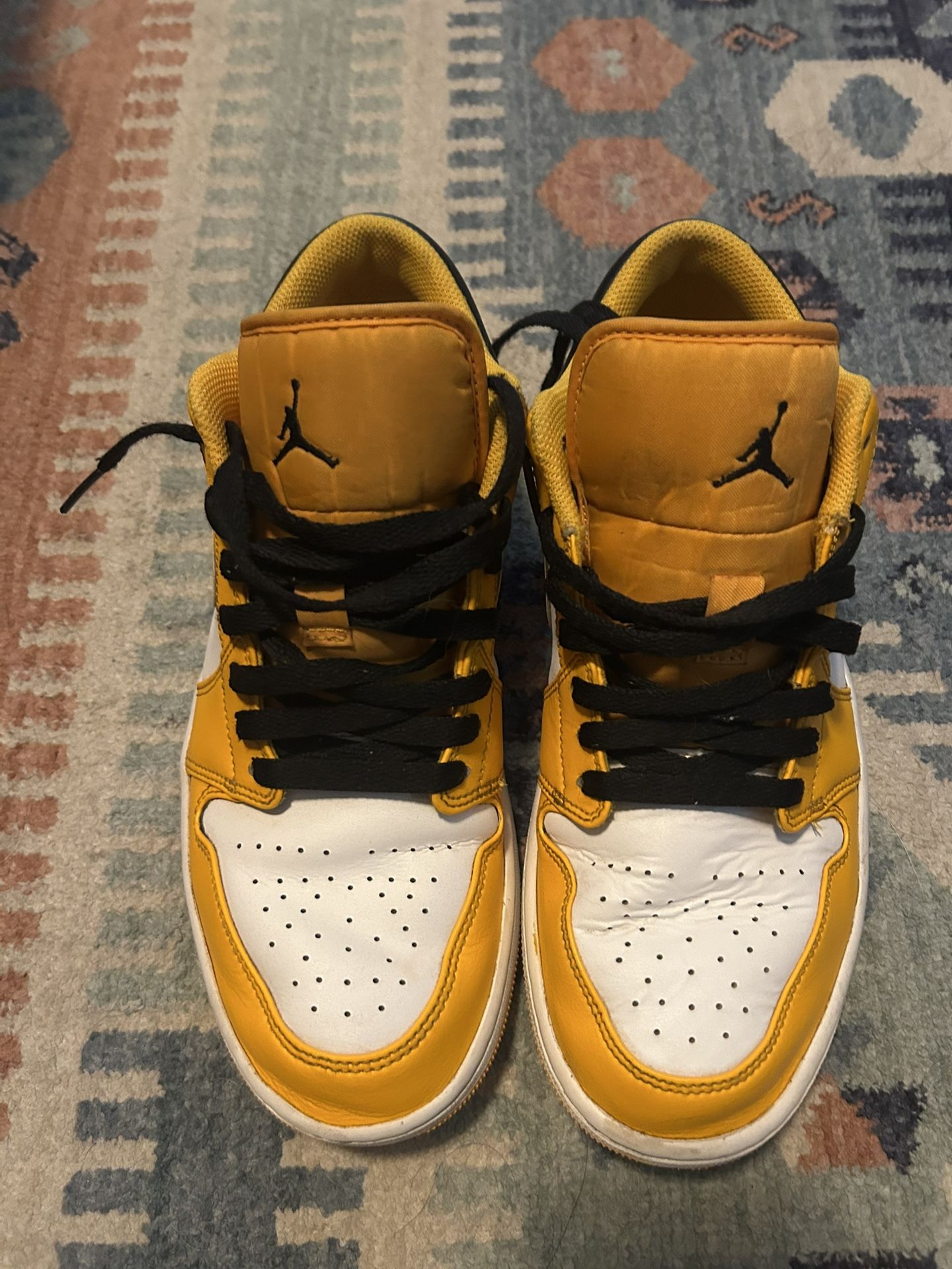 Jordan 1 Low “Taxi White”