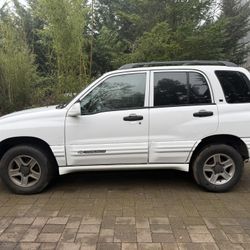 2003 Chevy Tracker 2.5 L V6 (4x4)