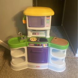 Little Tikes Play Kitchen 
