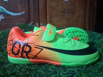 Kids 11.5c turf soccer cleats