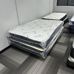 Huge sale for Mattress And Box Twin size mattress and box 150.$ full 190$ Queen 200$ king 290$. free delivery free set up 708….280….7715… cash or Zell