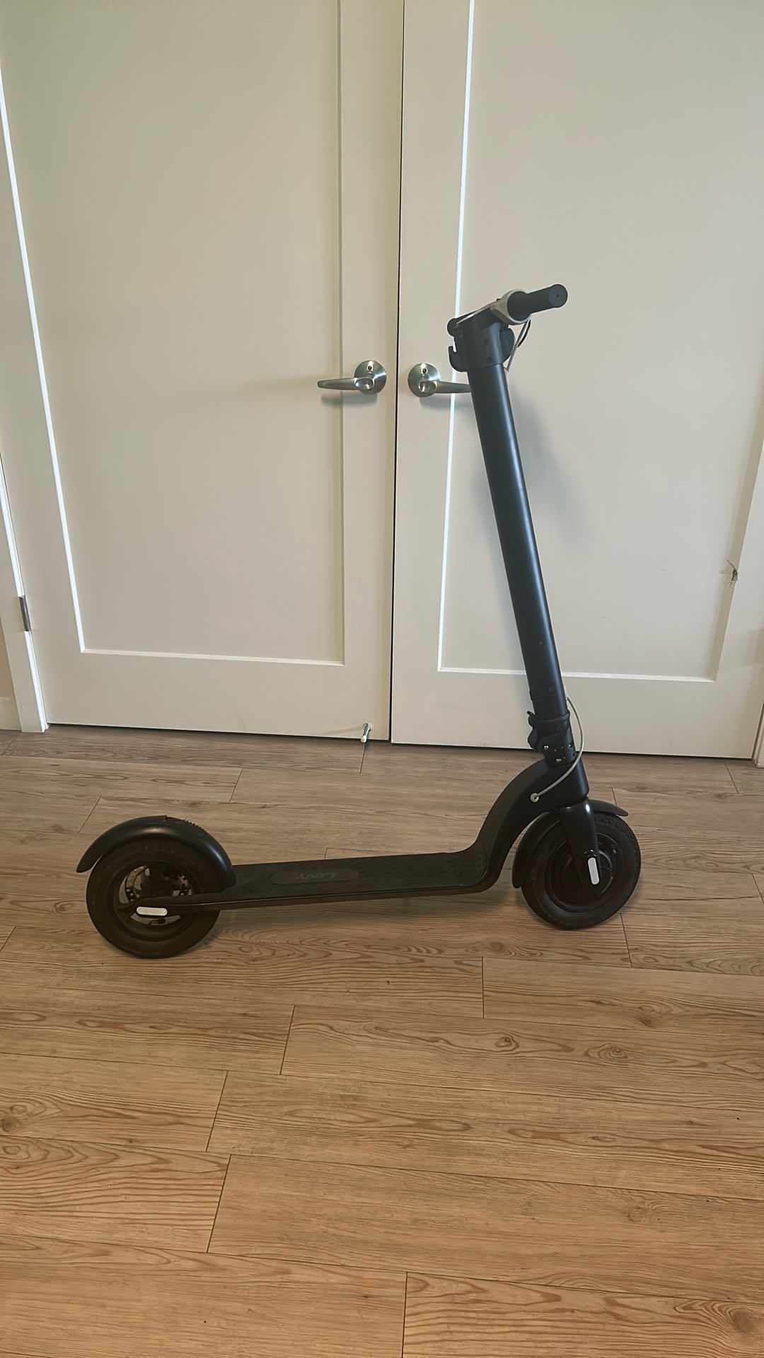 The Levy Electric Scooter - Gray