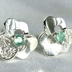 Genuine Colombian emerald Flower earrings, silver 925, real natural emerald