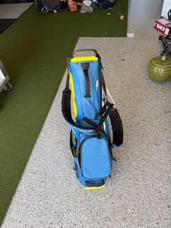Taylormade Flex-lite Carry Golf Bag.