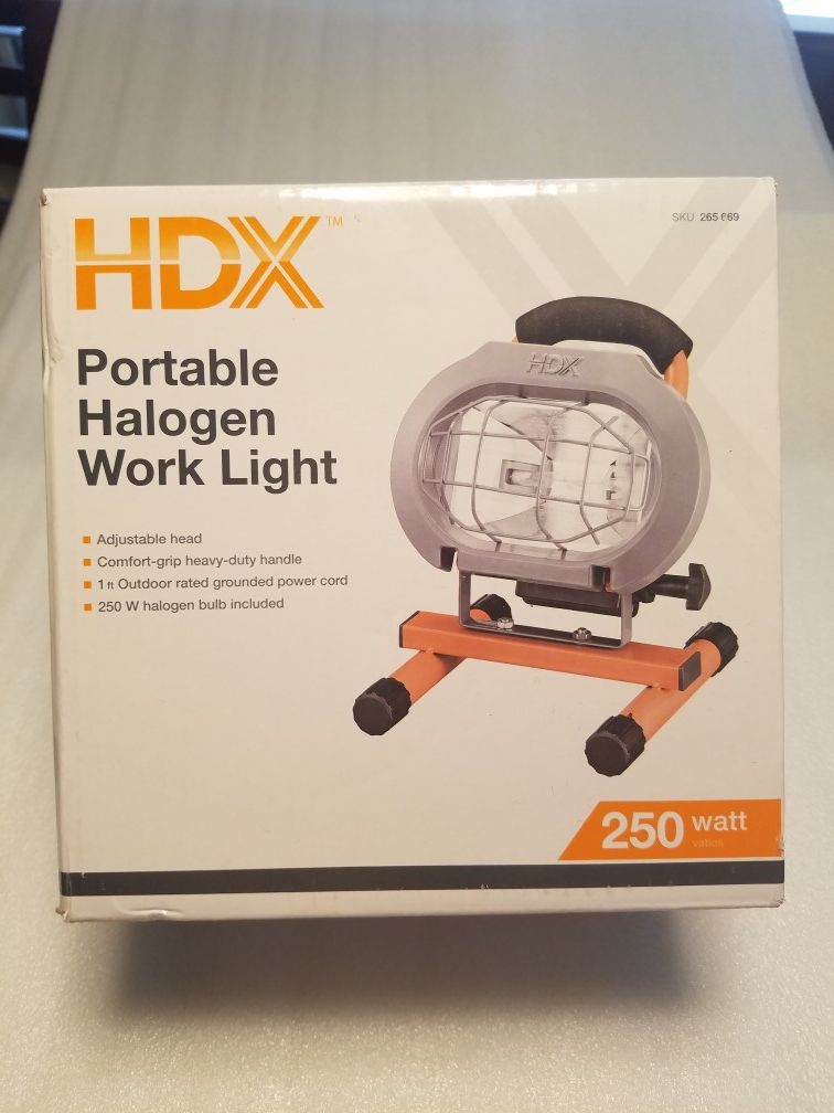 HDX portable halogen work light 250W - NEW in box