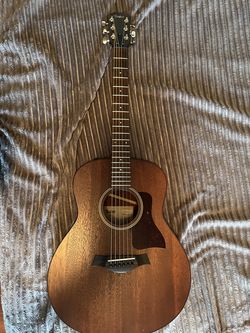 Taylor Gte mahogany