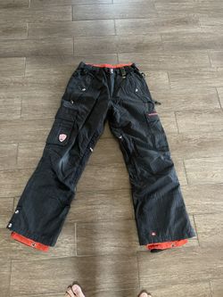 Quicksilver Mans U.S. M Size. Snowboarding Pants Only Used It For 1 Season