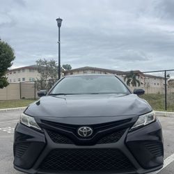 2019 TOYOTA CAMRY - CLEAN TITLE - $995 Down 