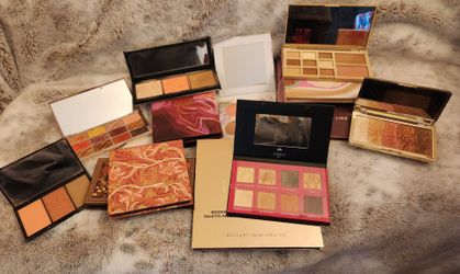 Lot of 16 Make Up Pallets.