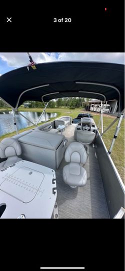 2023 Bennington saltwater series s22  pontoon boat