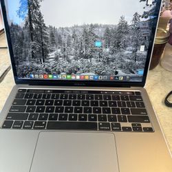 MacBook Pro 13”