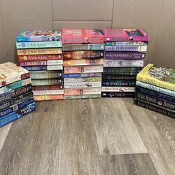 Huge Lot of 42 Nora Roberts Books HC PB Romance Suspense Full Trilogy/Standalone