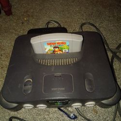 NINTENDO 64 + CABLES + CONTROLLERS