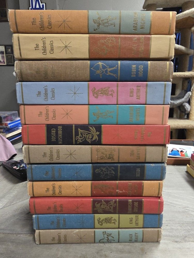 The Children's Classics - published in the 1960's - Lot of 12 books