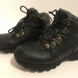 Deer Stags Gorp Dark Brown Size 3.5 boys Children Waterproof Thinsulate boots in very good condition.