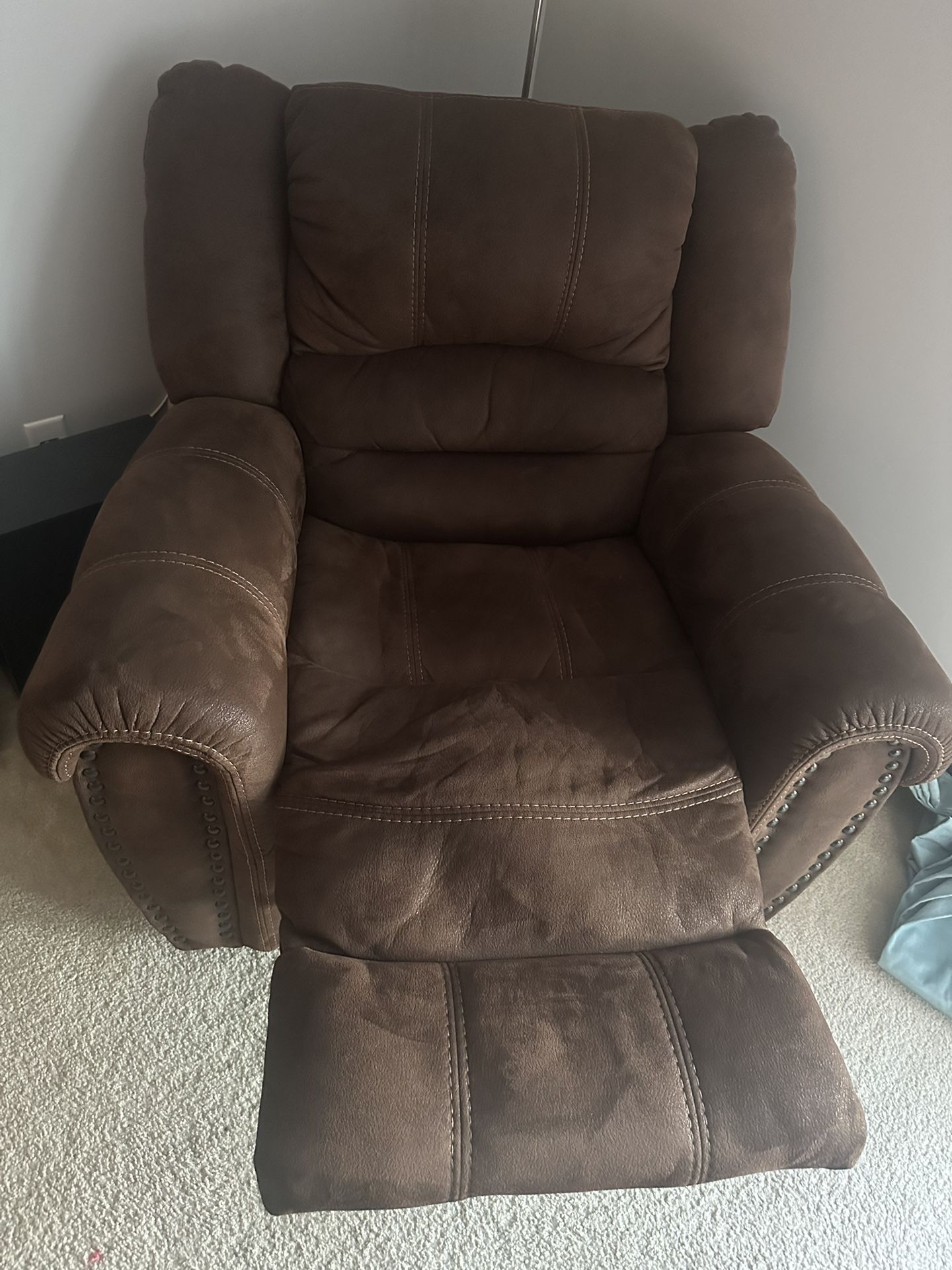 Single Brown Recliner Sofa – Manual Recliner