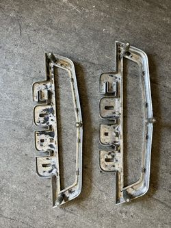 Chevy And Ford Emblems