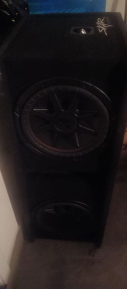 Skar Audio Two 12" speaker box