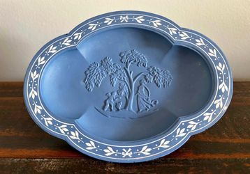Wedgwood Blue Jasperware Footed Pedestal Soap Dish 1972