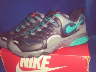 New. Mens. Size 10