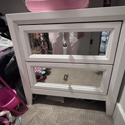 White Queen Bedroom Set