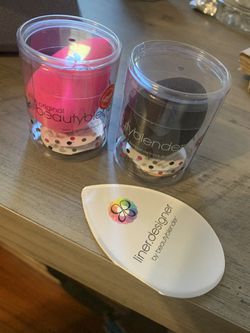 Batch of 3 beauty blender products