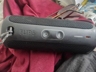 JBL Flip 5 Portable Bluetooth Speaker