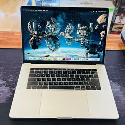 Apple MacBook 15” Touchbar 2016 2.9Ghz i7 16GB 500GB Radeon Pro 460 4GB VRAM Graphics