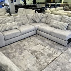 Fabric L Shaped Sectional With Throw Pillows 