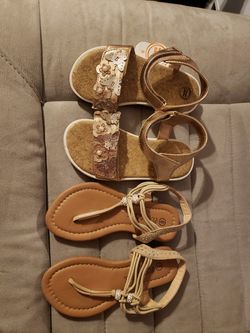 NEW GIRL SANDALS SIZE 9C