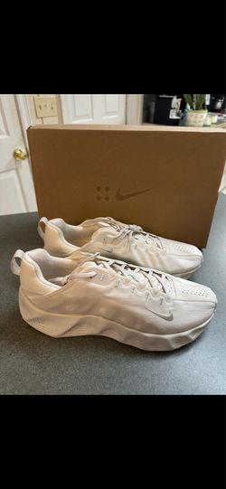 NIKE MEN’S AVA ROVER WALKING SHOES 11/1/2