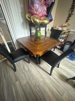 Wooden kitchen table 4 chairs