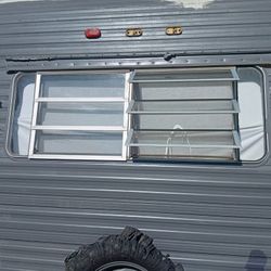 5TH Wheel Living Trailer 
