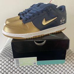 Supreme Nike Dunk Low Size 9