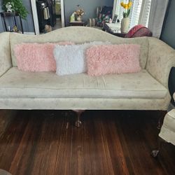 Living Room Vintage Sofa and side table 
