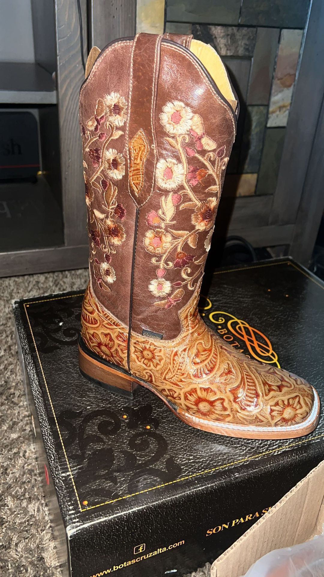 Women Western boots 