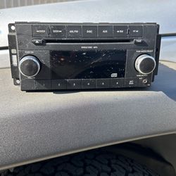 2008-2011 Jeep Wrangler Radio AM FM Cd Player Original
