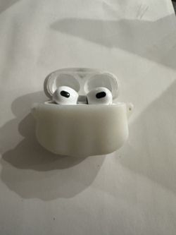 AirPods (check Pictures)