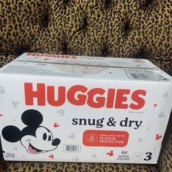 New  Unopened Box Of 88 Huggies Snug & Dry Size 3 $22 Firm On Price