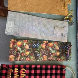 Gift bags for wine bottles