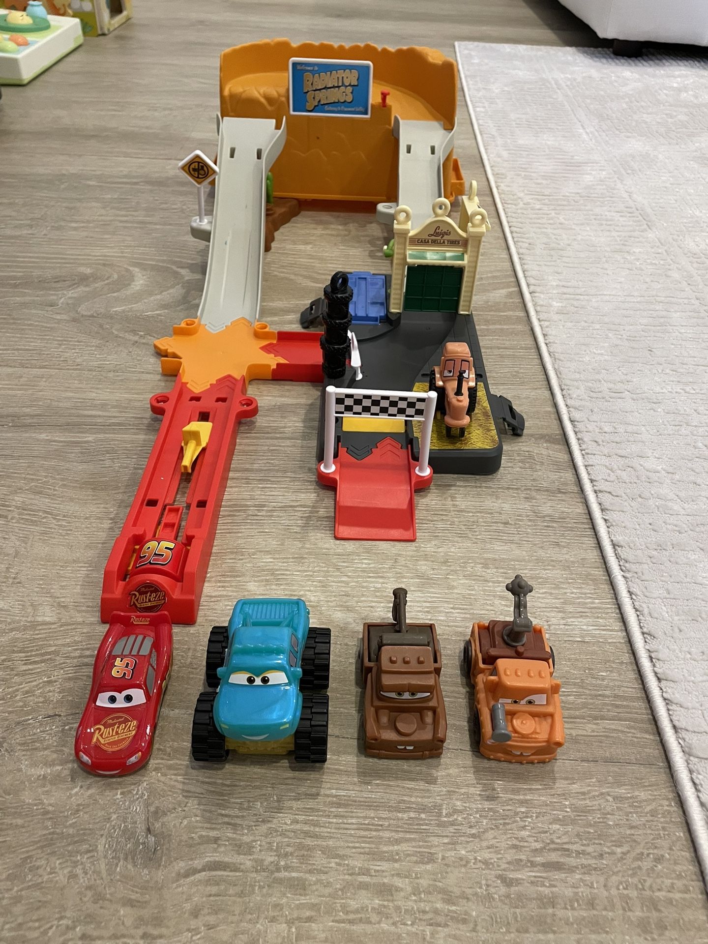 Disney Pixar Cars Playset