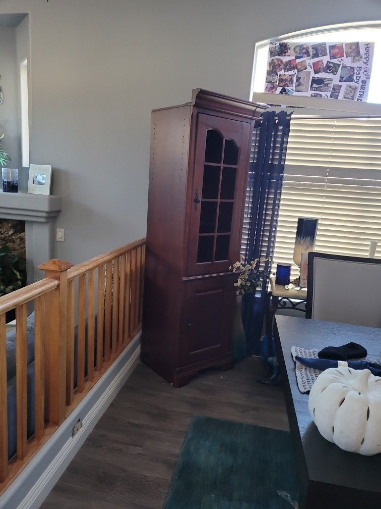 2 Cabinet There Really Nice