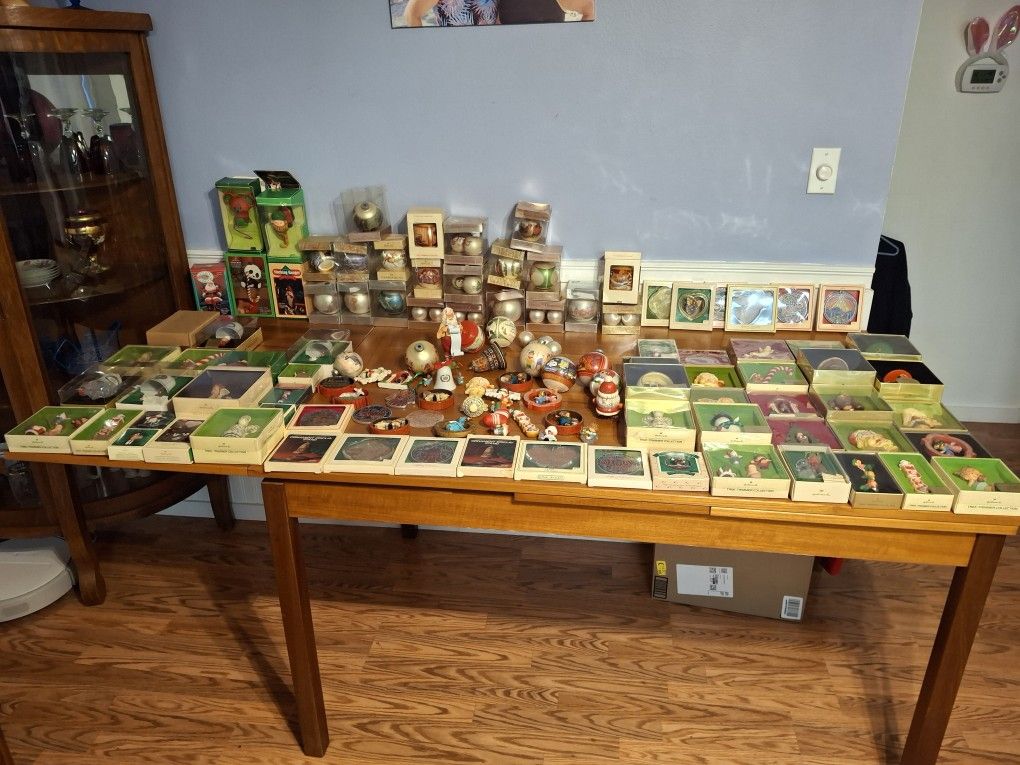 Hallmark Ornaments Over 100 From 70's And 80'