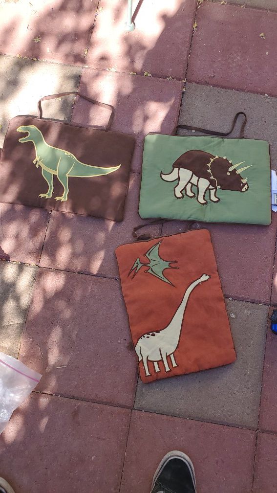 3 cloth dinosaurs wall display